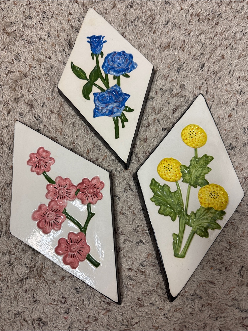 Vintage ceramic floral wall decor diamond set of 3